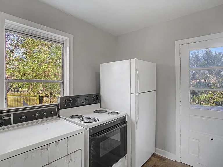 155 Short St — Photo 10