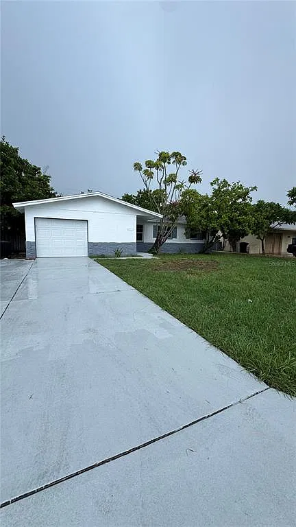 3 bed, 2.0 bath, 1186 sqft, $2,900 — Photo 3