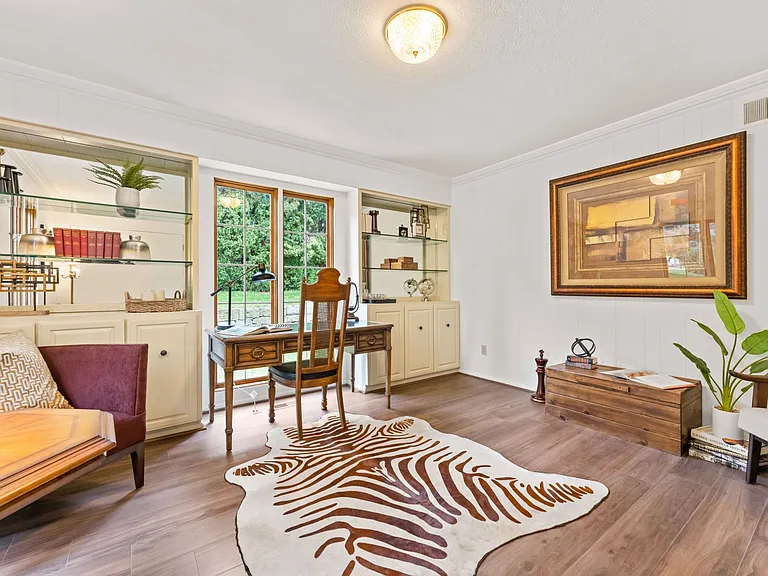 990 W Parkhill Dr — Photo 17