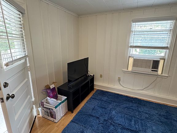 5th image of 1549B Philip St #B