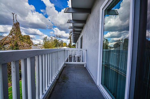2nd image of 3303 Franklin Ave APT 5
