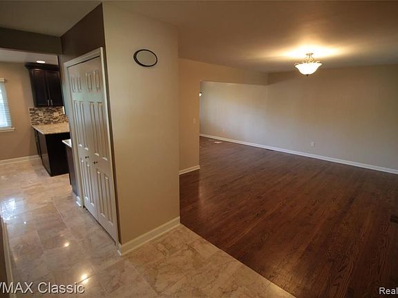 3rd image of 30103 Rock Creek Dr