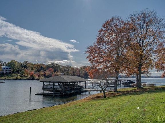 3rd image of 210 Blarney Stone Ct #D4