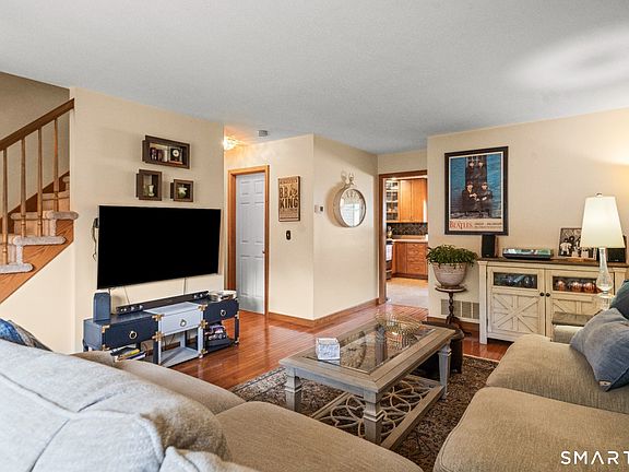 4th image of 20 Partridge Court #20