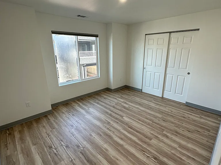 2424 Newburg Rd #2424 — Photo 16