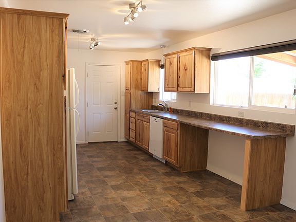 4th image of 4100 Cedar Dr