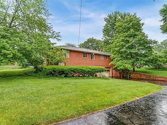 2nd image of 160 Marchester Dr
