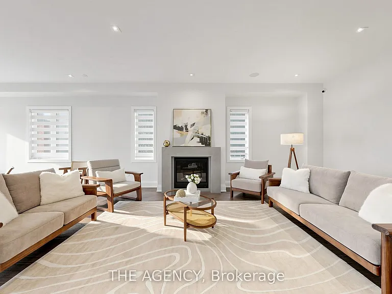 32 Conger St — Photo 2
