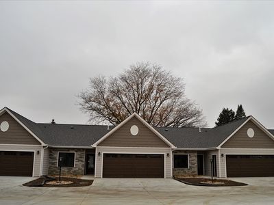 1105 W 10th St APT 6, Yankton, SD, 57078
