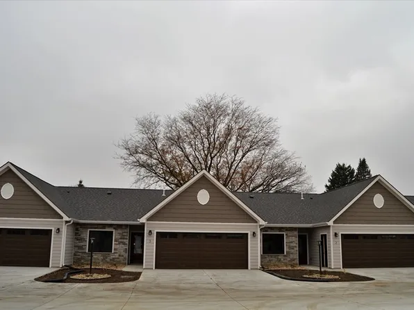 1105 W 10th St APT 6, Yankton, SD 57078