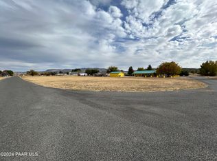 18671 S Joseph Hodge Rd, Peeples Valley, AZ 86332