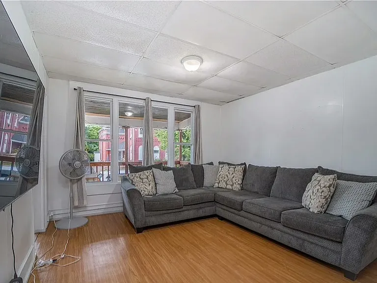 114 Deer St — Photo 9