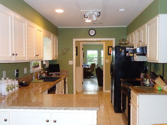 Kitchen/w extended pantry