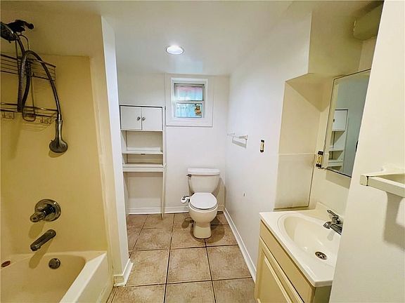 4th image of 2139 Cadiz St #1/2
