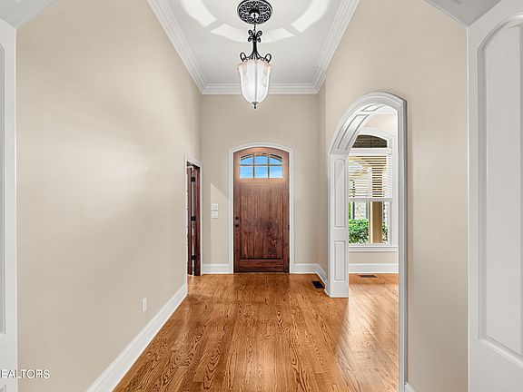 4th image of 1516 Charlottesville Blvd