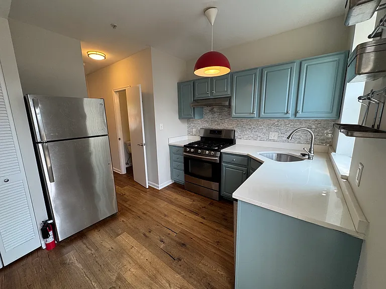 424 Oakdale Pl NW — Photo 4