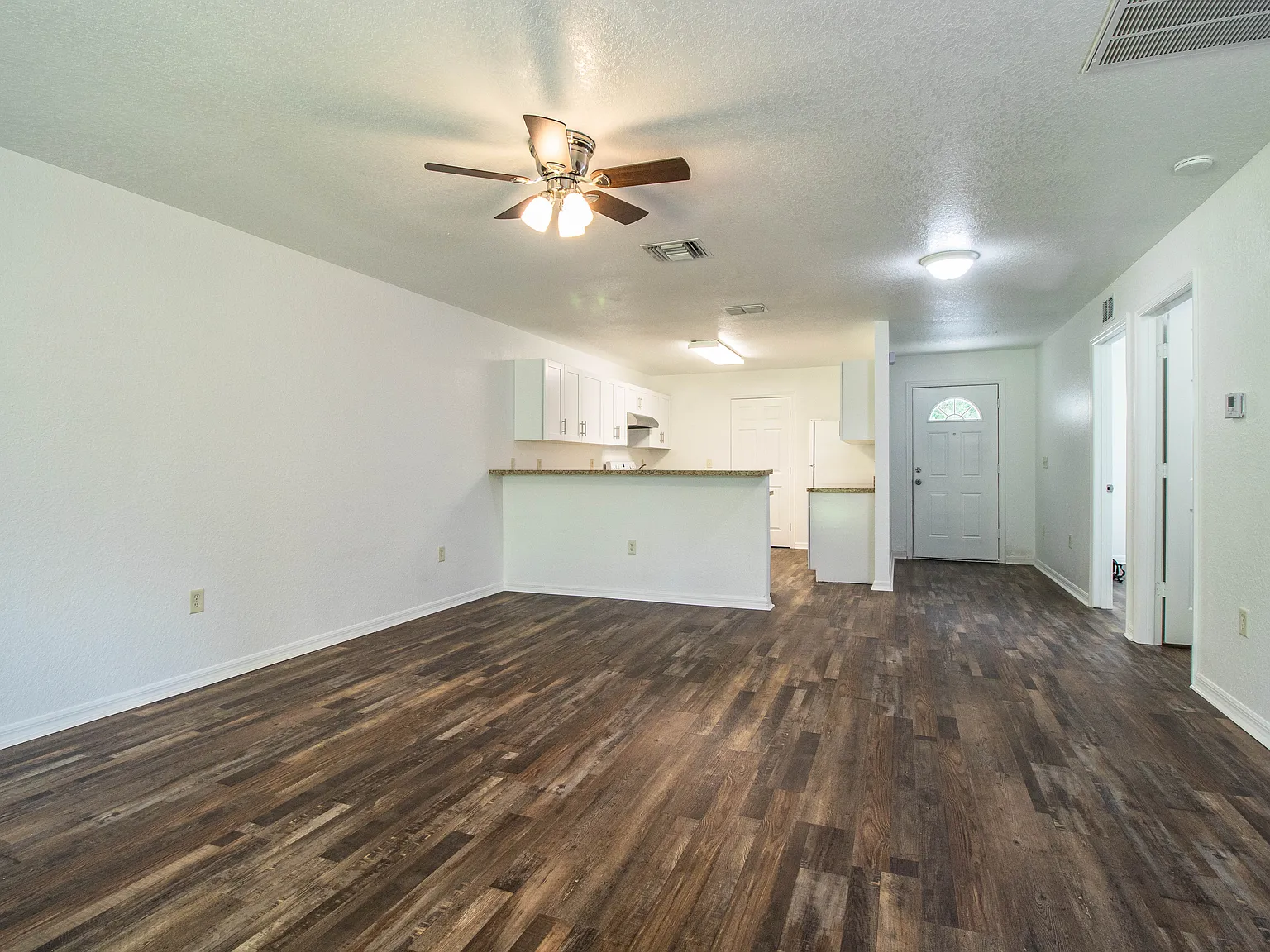 1600 E Hooker St — Photo 4
