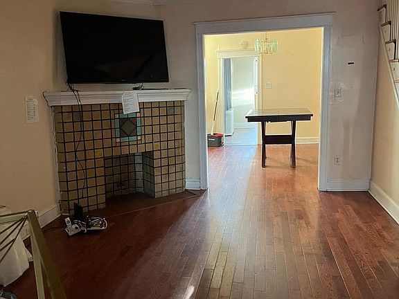 3rd image of 6603 N Gratz St