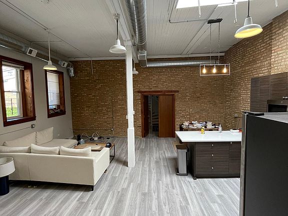 5th image of 1310 W Wrightwood Ave #1R
