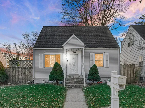 2644 162nd St, Hammond, IN 46323