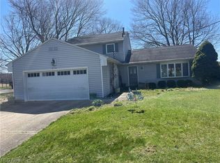 3716 S Sunnyfield Dr, Akron, OH
