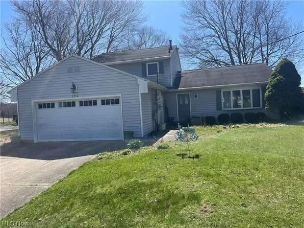 3716 S Sunnyfield Dr, Akron, OH 44321