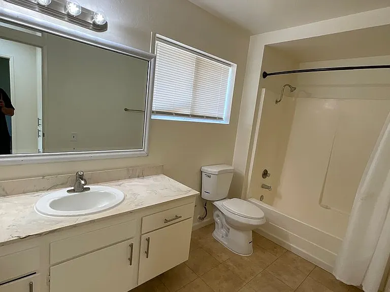 308 W Kelly Ave — Photo 13