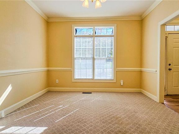 3rd image of 1221 Beaverton Trl
