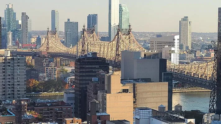 Rented by Manhattan Realty Group | media 4