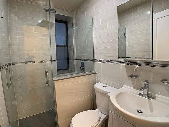 5th image of 355 W 51st St #22A