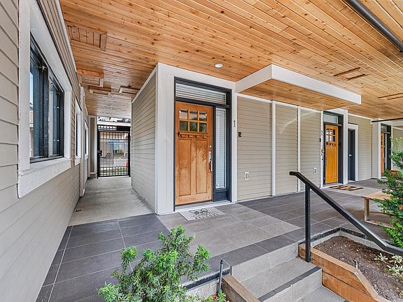 2nd image of 3993 Chatham St #1