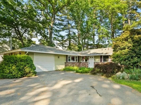 91 Cynthia Dr, Raynham, MA 02767