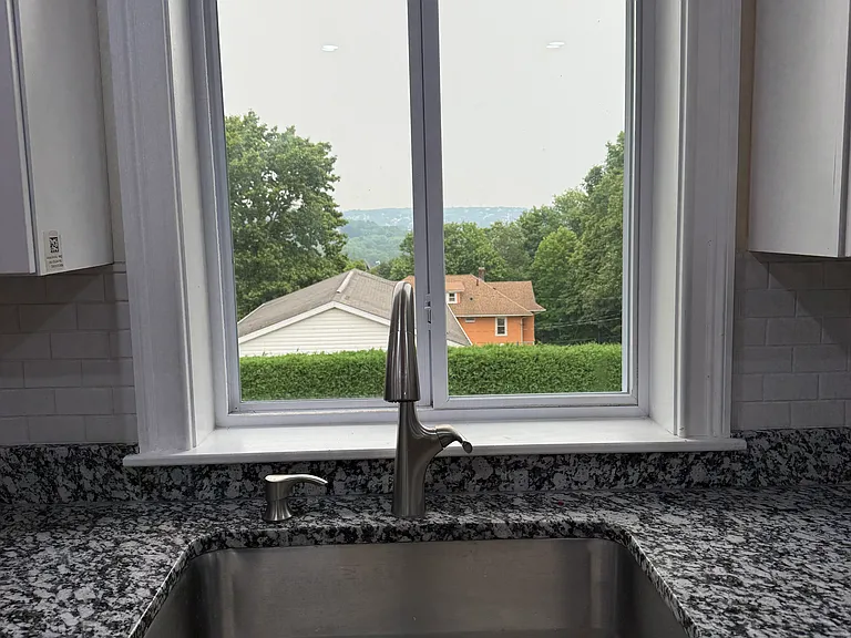 15 Colonial Rd #2 — Photo 3