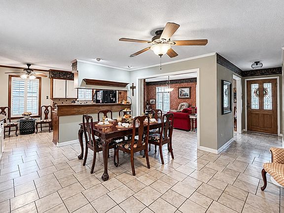 3rd image of 1024 Cormack St