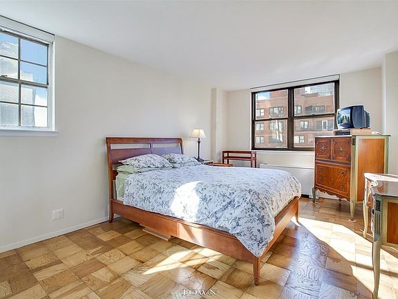 4th image of 225 E 36th St APT 11F