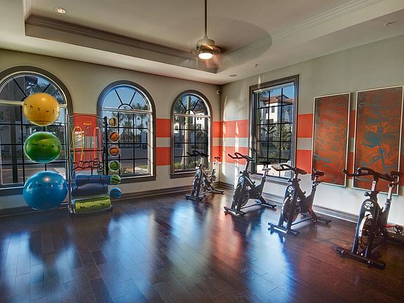 Spin/Yoga Studio with Virtual Trainer