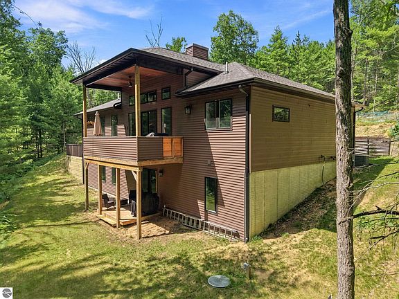 5th image of 5346 Trager Rd