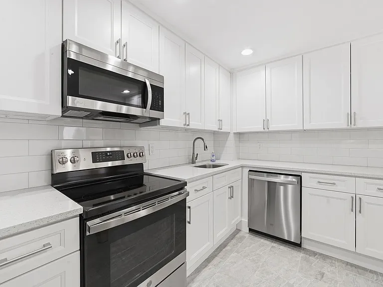 104 Ogden Ave #104 — Photo 9