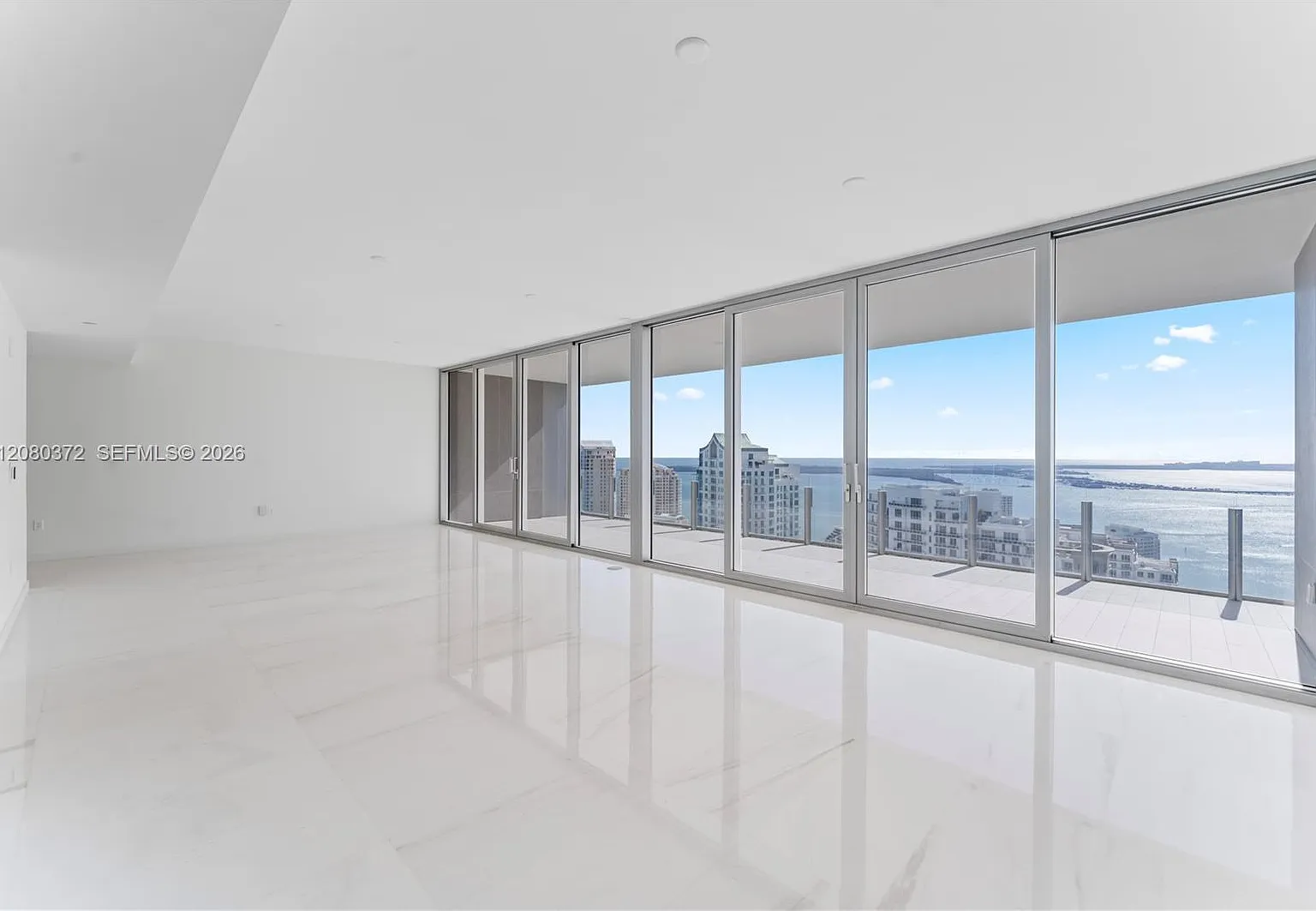 3 bed, 3.5 bath, 2422 sqft, $20,000 — Photo 1