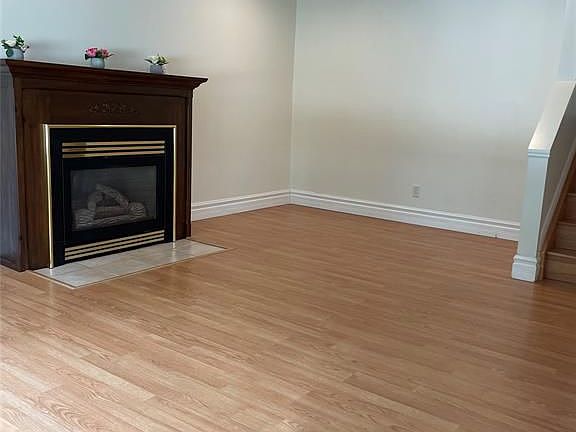 2nd image of 5450 Lyndon Ct