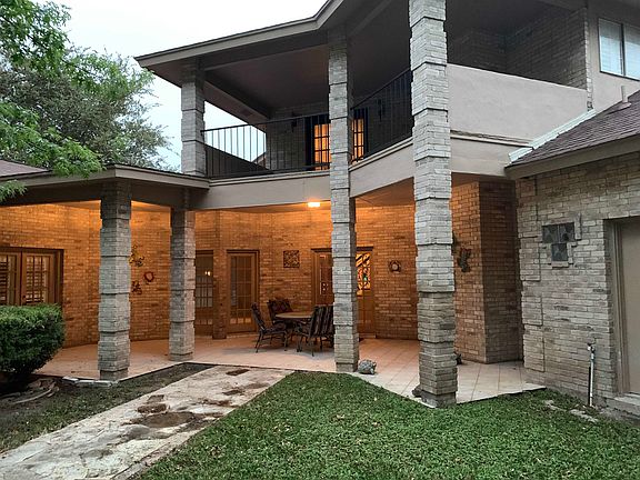 4th image of 613 Saint James Dr