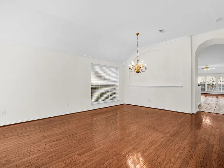 11342 Mansfield Dr — Photo 6