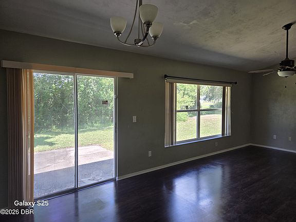 4th image of 340 Pine Breeze Dr
