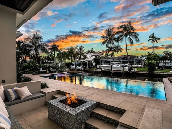 1501 Bluefin Ct, Naples, FL 34102