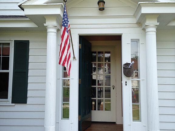 Front Entry Way