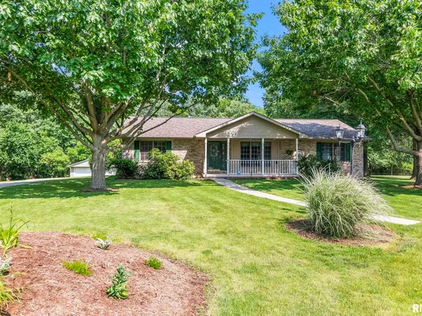 6 Lakepoint Dr, Kincaid, IL 62540
