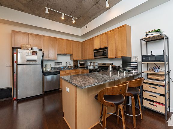 4th image of 1464 S Michigan Ave APT 911