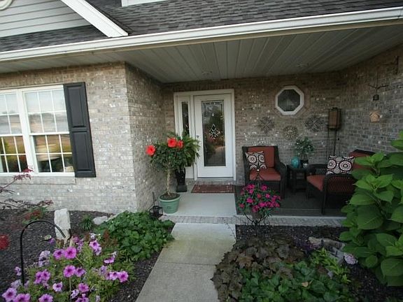 3rd image of 1755 White Oak Dr