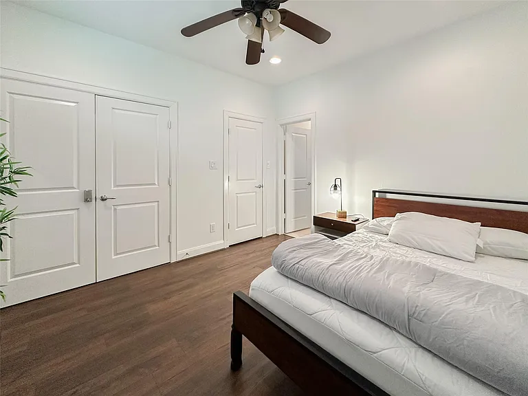2 Hermann Park Ct — Photo 33
