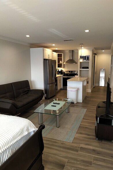 1st image of 3333 NE 33rd St #102
